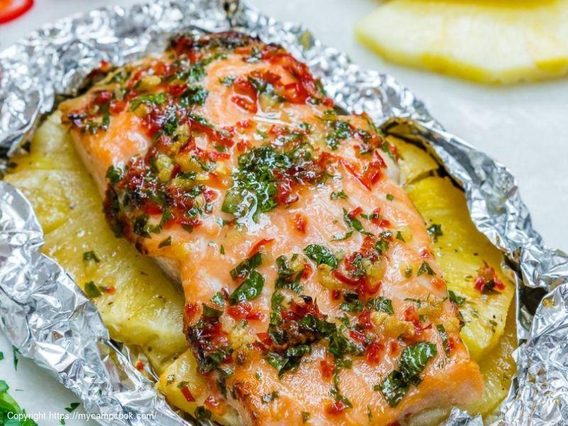 Easy Garlic Butter Salmon + Pineapple Foil Packets Recipe